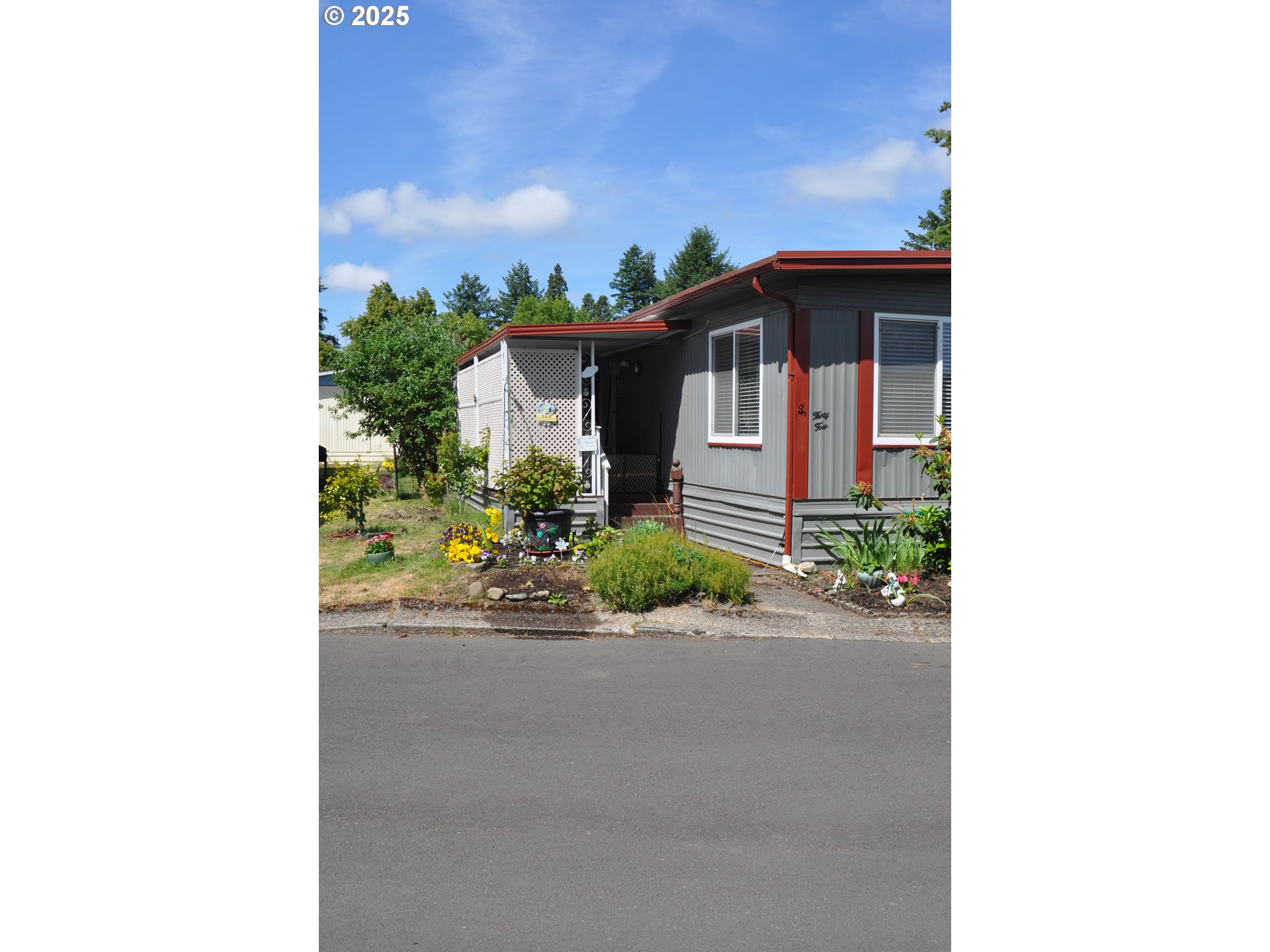 1475 Green Acres Road, Unit 34 Eugene, OR 97408 - Photo 4 of 23 Gallery Image 4