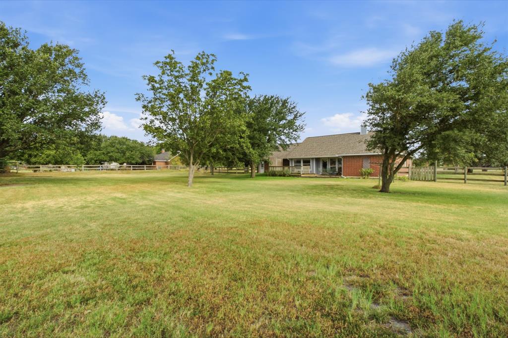 11454 Foutch Road Pilot Point, TX 76258 - Photo 26 of 39 Gallery Image 26