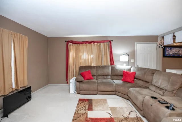 $124,000 | 427 West Placher Court, Chillicothe, IL 61523