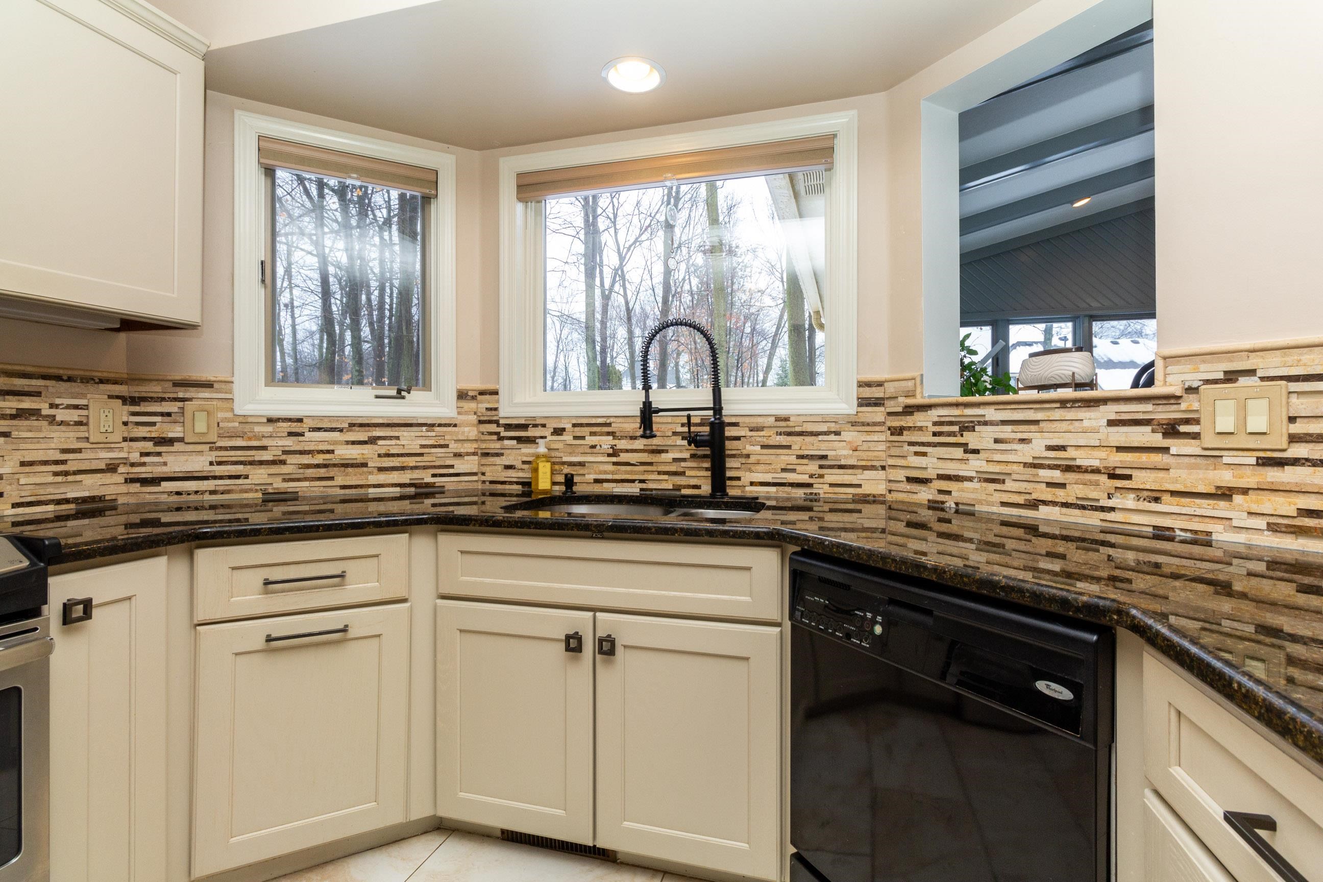 1400 Kings Pointe Road Grand Blanc, MI 48439 - Photo 20 of 54
