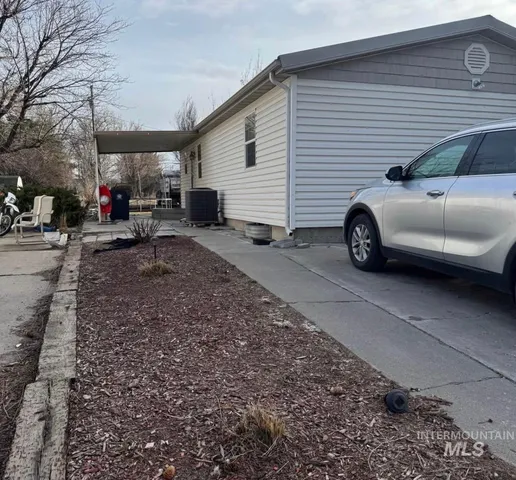 $275,000 | 145 4th Street, Hazelton, ID 83335