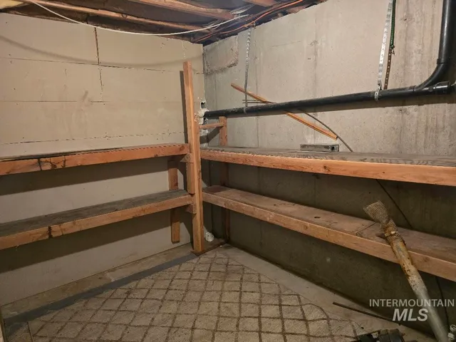 $275,000 | 145 4th Street, Hazelton, ID 83335