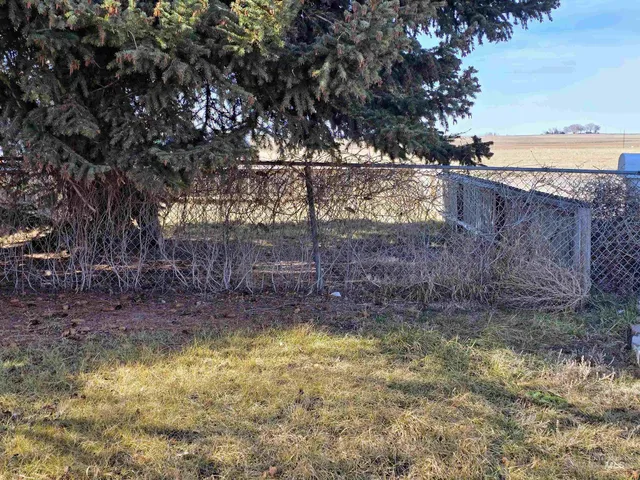 $275,000 | 145 4th Street, Hazelton, ID 83335