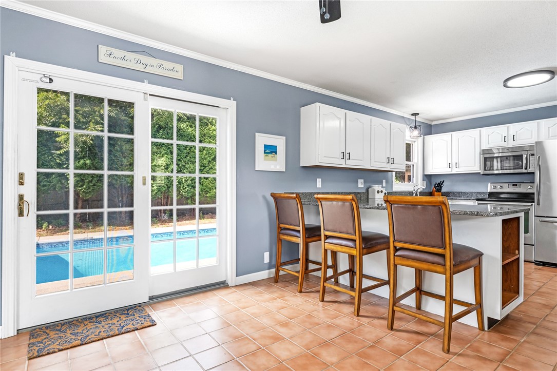 22 Colonial Drive Westerly, RI 02891 - Photo 11 of 38