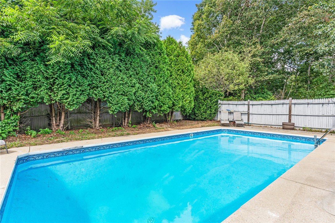 22 Colonial Drive Westerly, RI 02891 - Photo 33 of 38