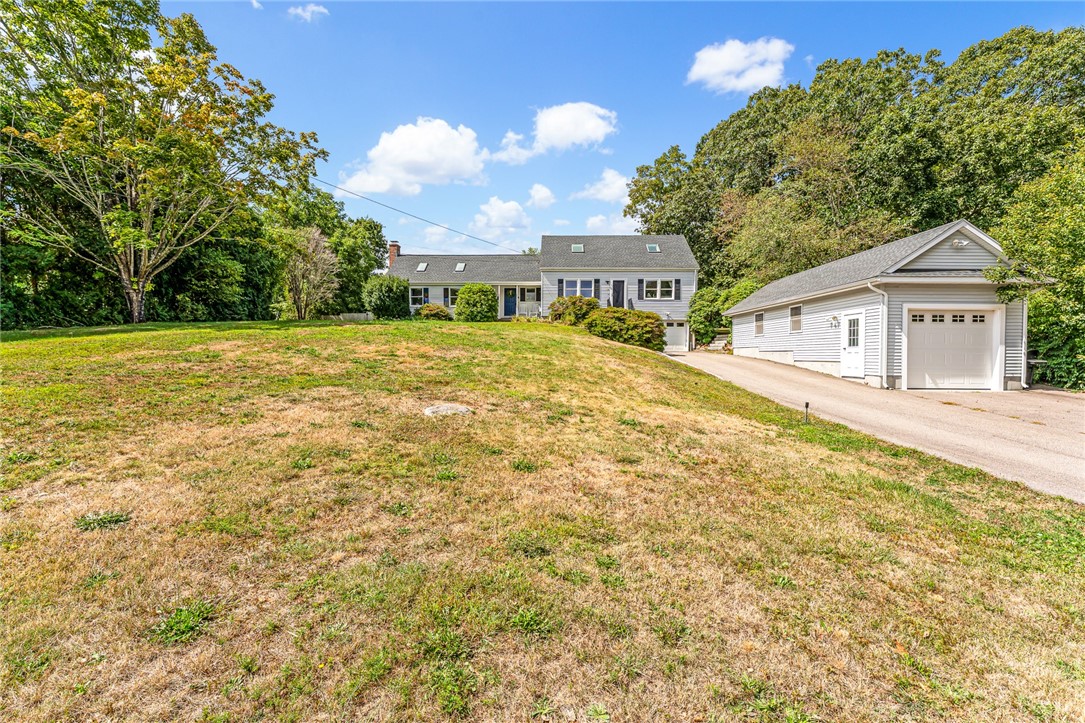 22 Colonial Drive Westerly, RI 02891 - Photo 4 of 38