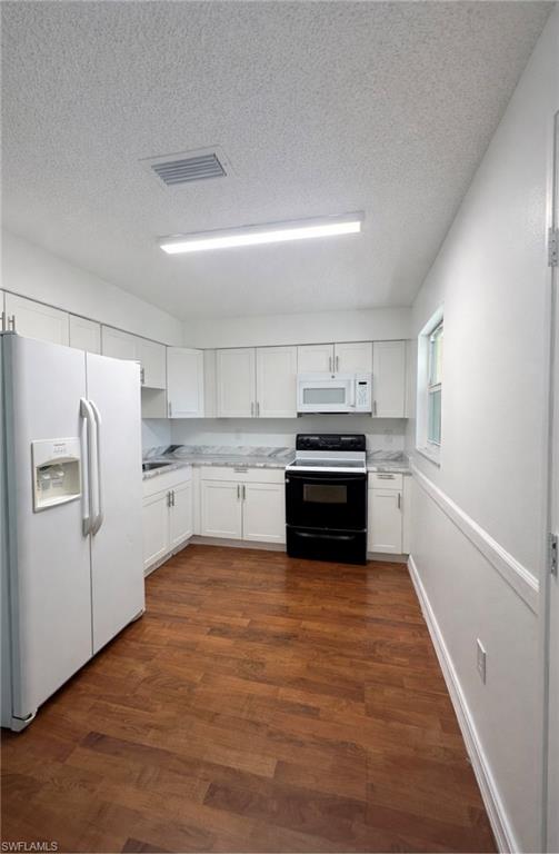 3325 Airport Road North, Unit J6 Naples, FL 34105 - Photo 2 of 7