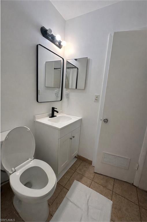 3325 Airport Road North, Unit J6 Naples, FL 34105 - Photo 4 of 7