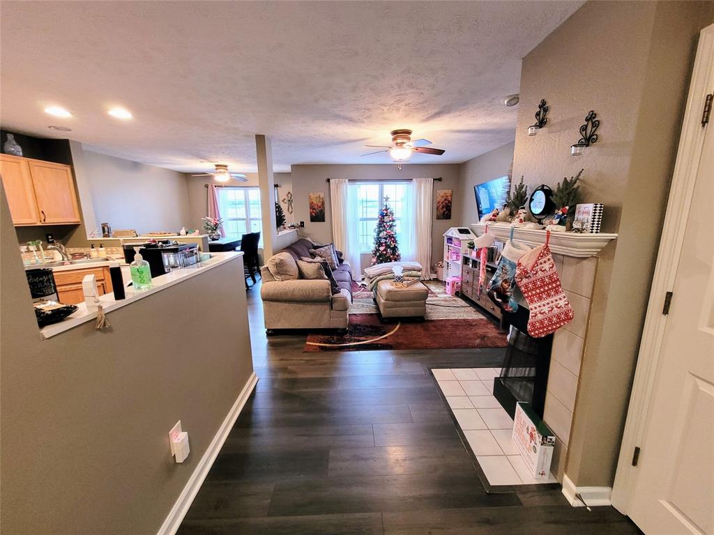 9681 Anson Street Fishers, IN 46038 - Photo 5 of 32