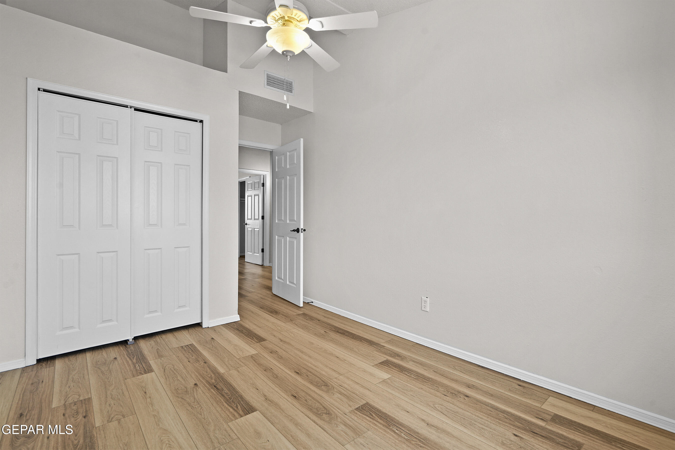 11023 Splendor Court El Paso, TX 79936 - Photo 26 of 43 Inviting Fourth Bedroom