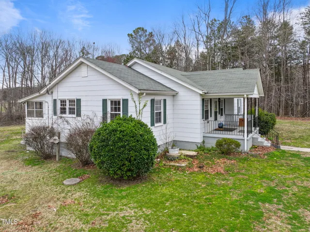 $250,000 | 13449 Us-58, Clarksville, VA 23927