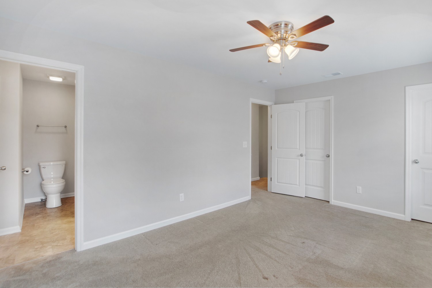 113 Cages Road, Unit 3 Hendersonville, TN 37075 - Photo 16 of 30 a view of an empty room and a bathroom