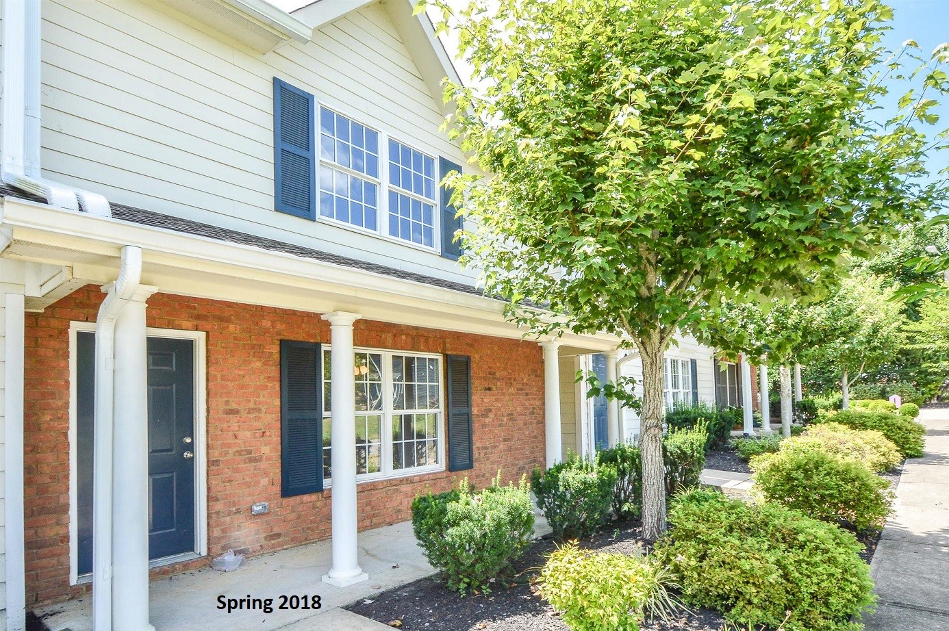 113 Cages Road, Unit 3 Hendersonville, TN 37075 - Photo 27 of 30 front view of a house with a yard