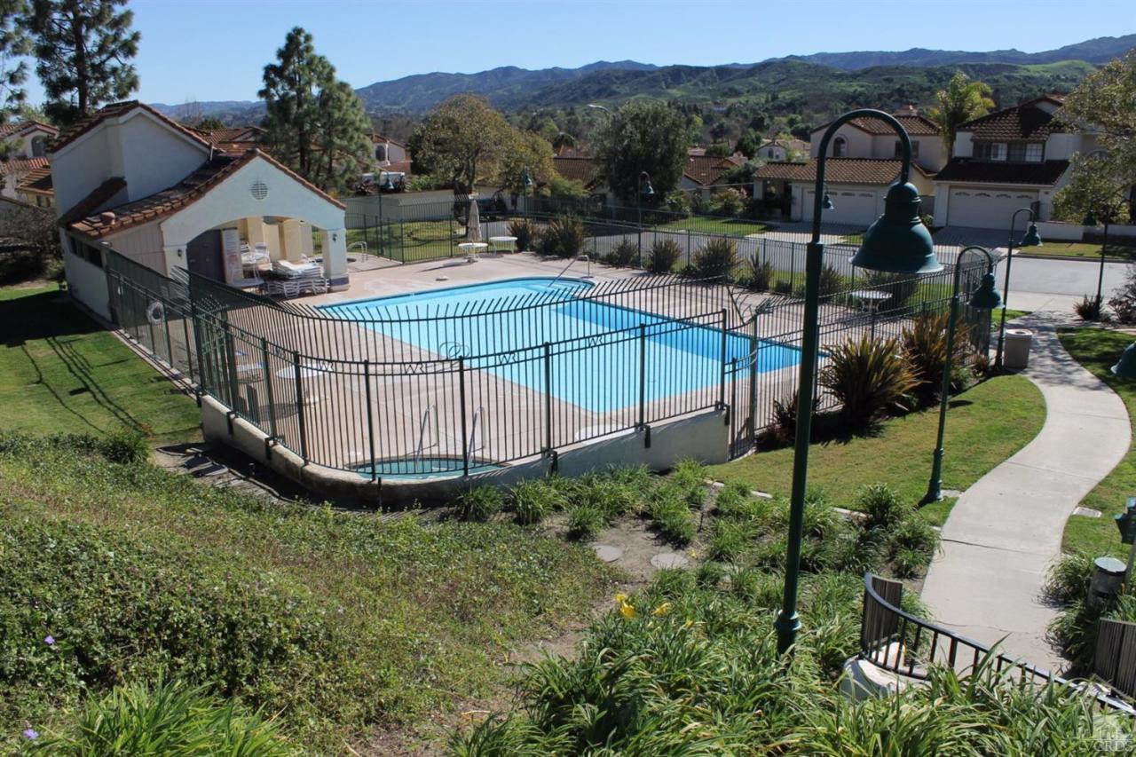 643 Cartpath Place Simi Valley, CA 93065 - Photo 4 of 27 Additional Photo