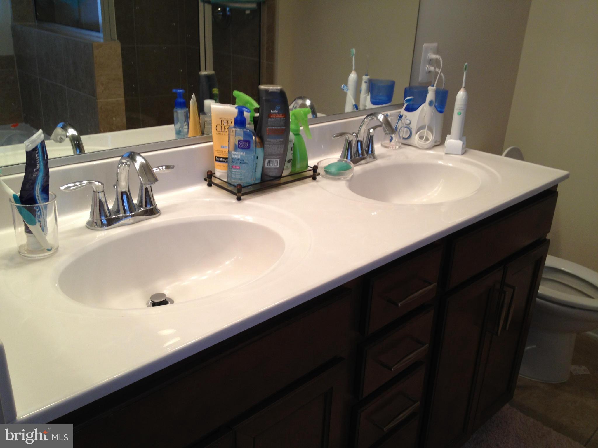 13595 Station Street Germantown, MD 20874 - Photo 20 of 30 Bath (Master)