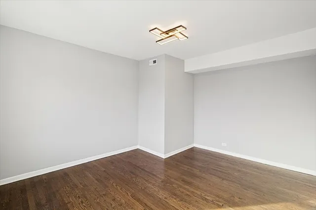 $2,095 | 6224 North Albany Avenue, Unit 3, Chicago, IL 60659