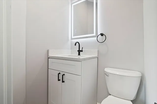 $2,095 | 6224 North Albany Avenue, Unit 3, Chicago, IL 60659