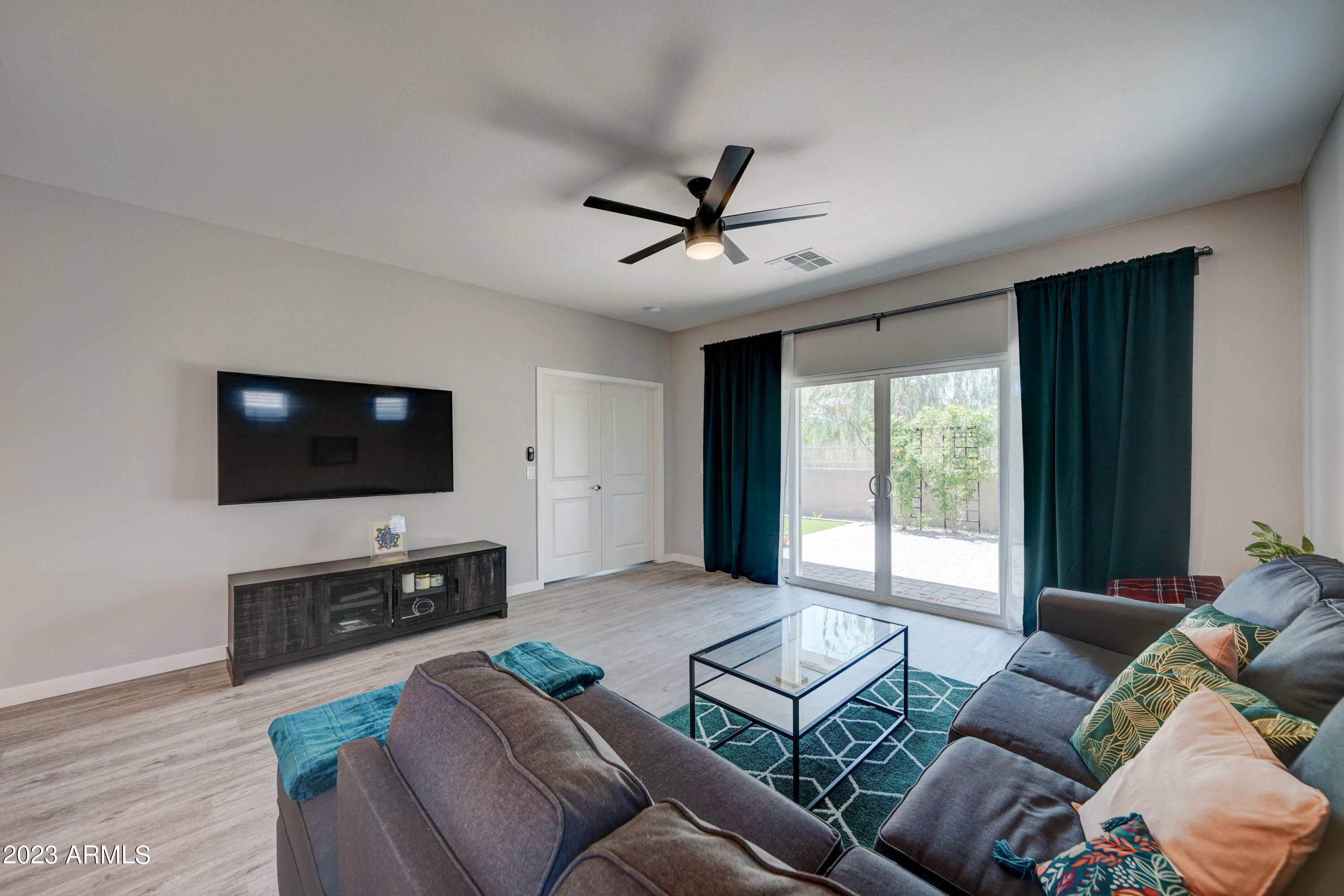 529 West Harwell Rd. Phoenix, AZ 85041 - Photo 13 of 33 529 W Harwell-8