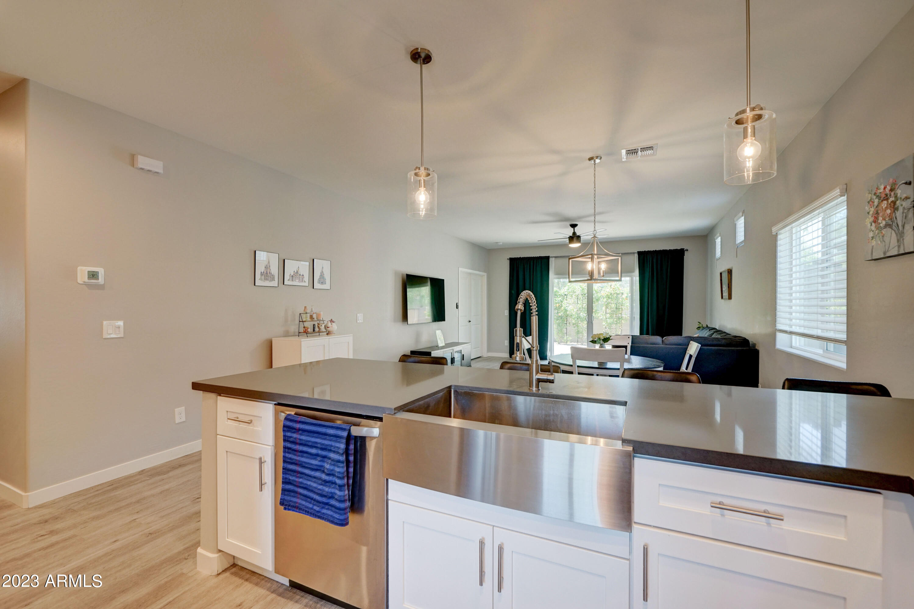 529 W Harwell-12