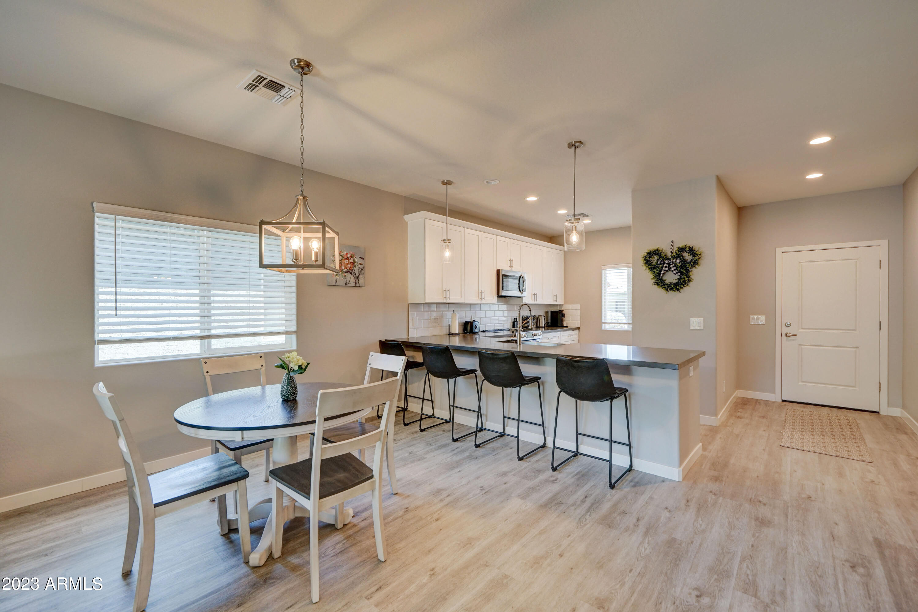 529 W Harwell-9