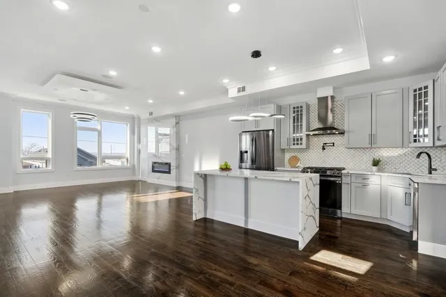 $4,300 | 122 Terrace Avenue, Unit 2, Jersey City, NJ 07307