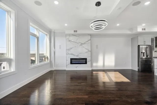 $4,300 | 122 Terrace Avenue, Unit 2, Jersey City, NJ 07307