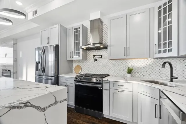 $4,300 | 122 Terrace Avenue, Unit 2, Jersey City, NJ 07307