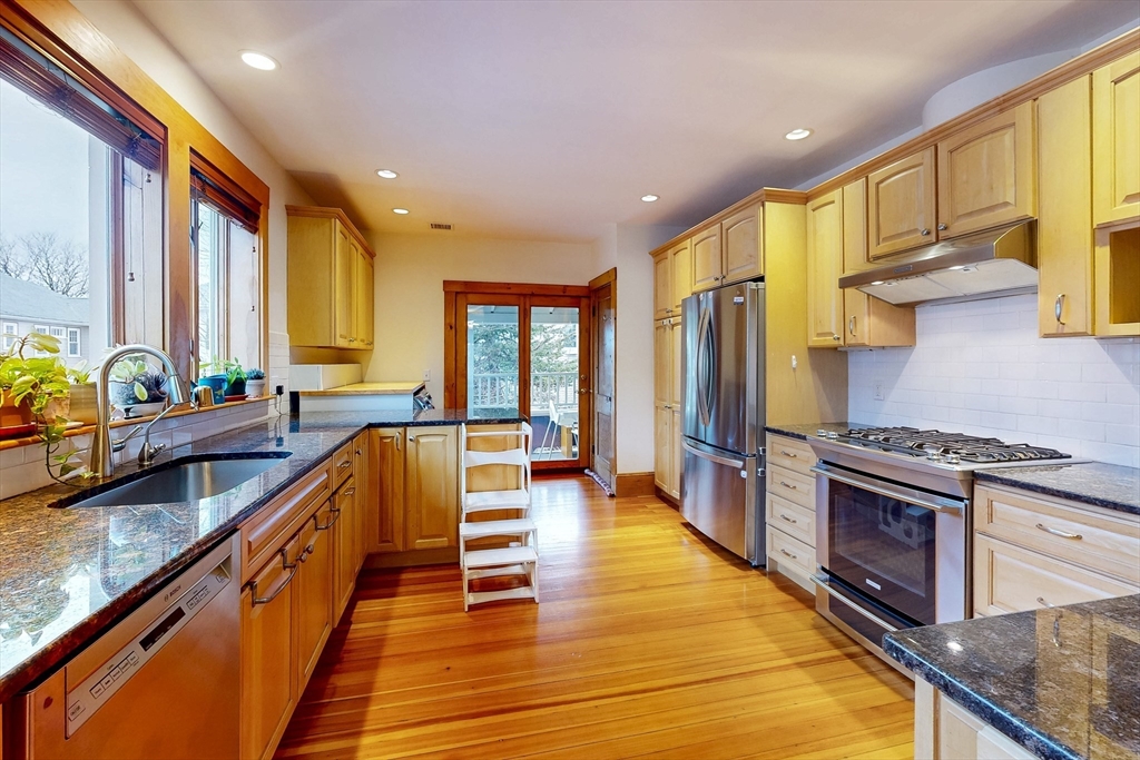 29 Egerton Road, Unit 2 Arlington, MA 02474 - Photo 12 of 42