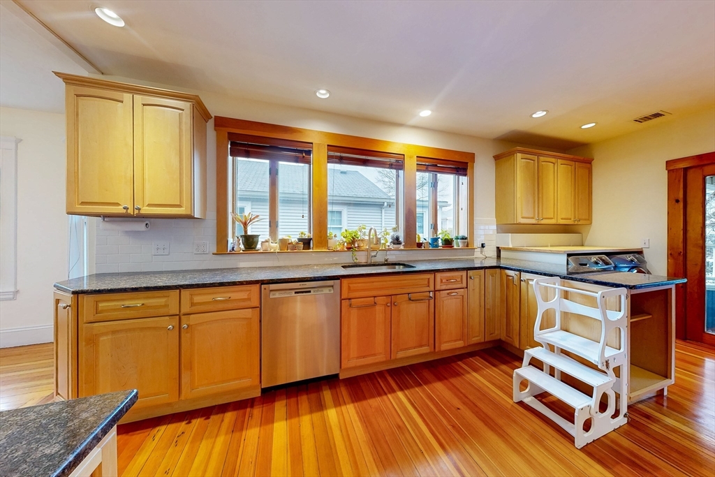 29 Egerton Road, Unit 2 Arlington, MA 02474 - Photo 13 of 42