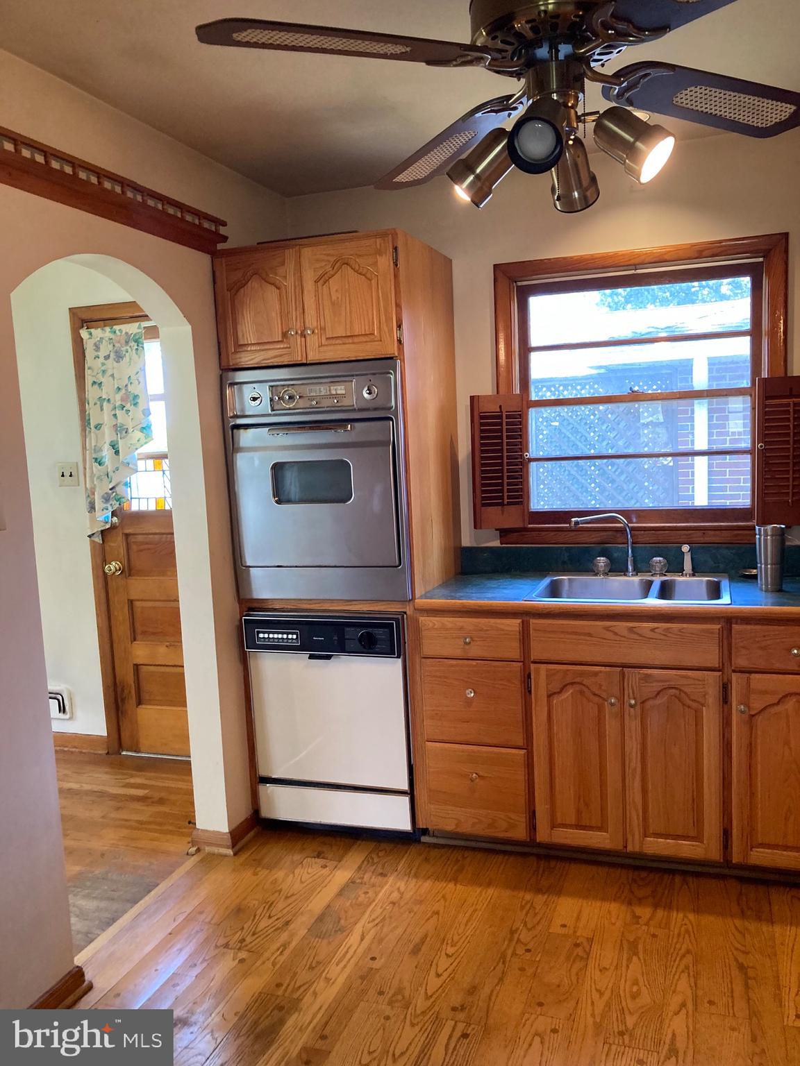 1930 Cedar Road Pasadena, MD 21122 - Photo 13 of 27 Charming kitchen abuts dining rm with waterview
