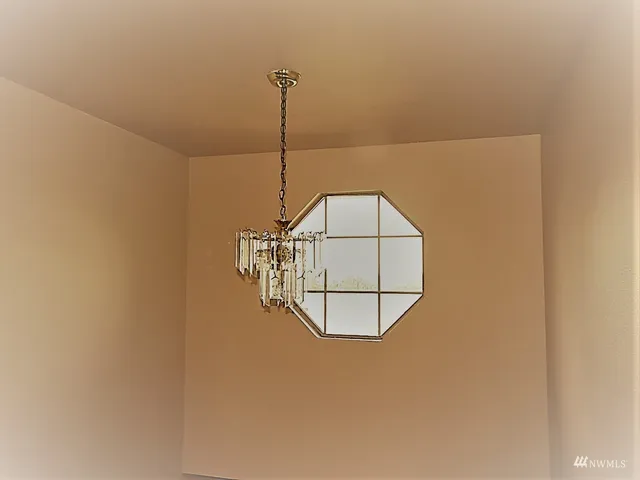 $2,850 | 572 Monroe Avenue Northeast, Renton, WA 98056