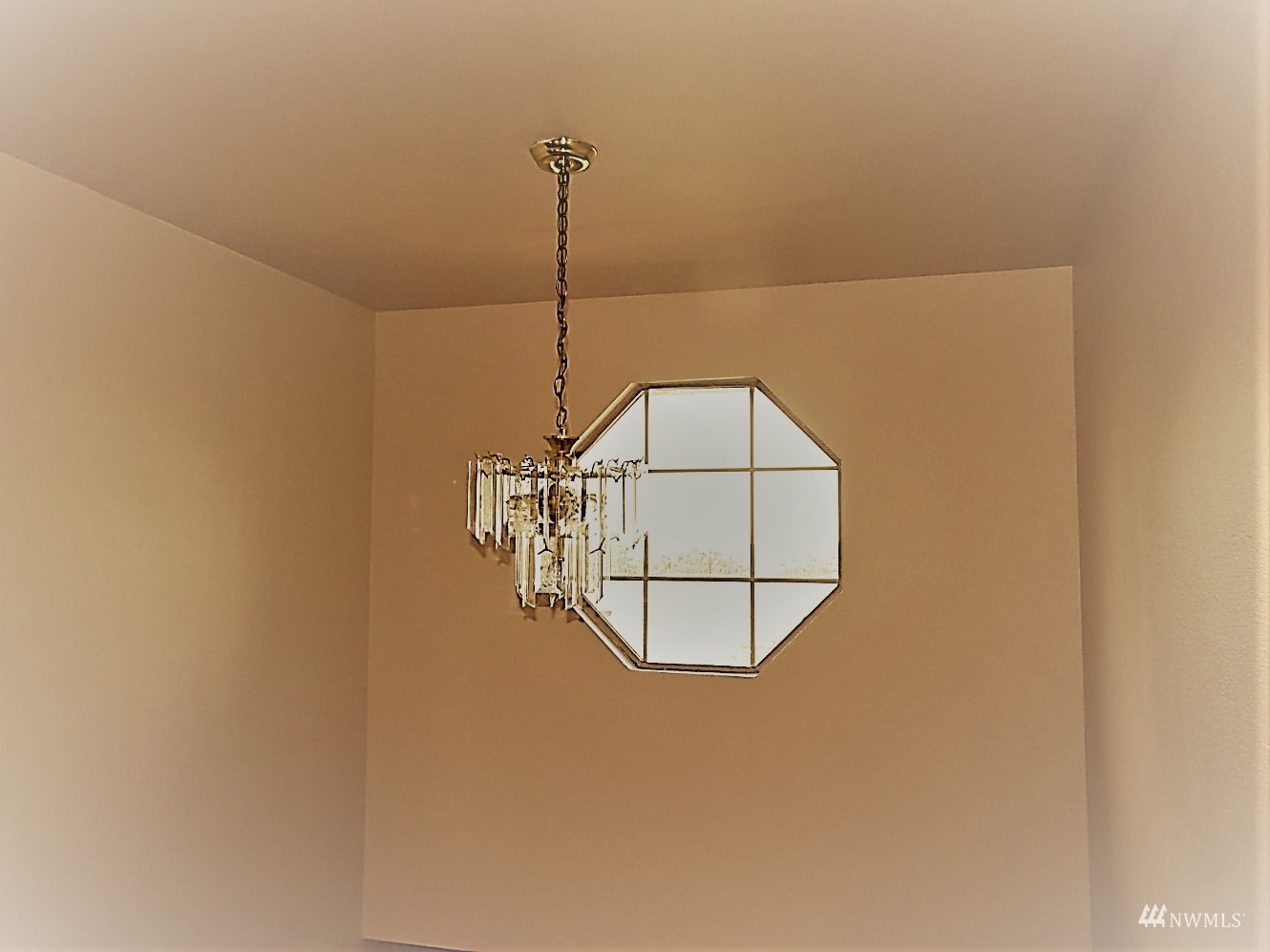 572 Monroe Avenue Northeast Renton, WA 98056 - Photo 11 of 25