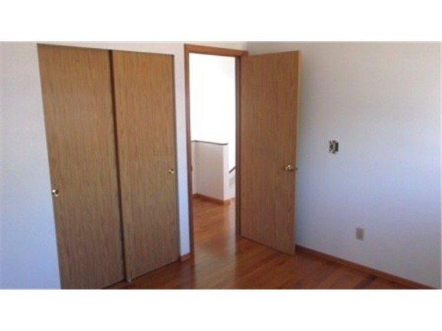 572 Monroe Avenue Northeast Renton, WA 98056 - Photo 14 of 25