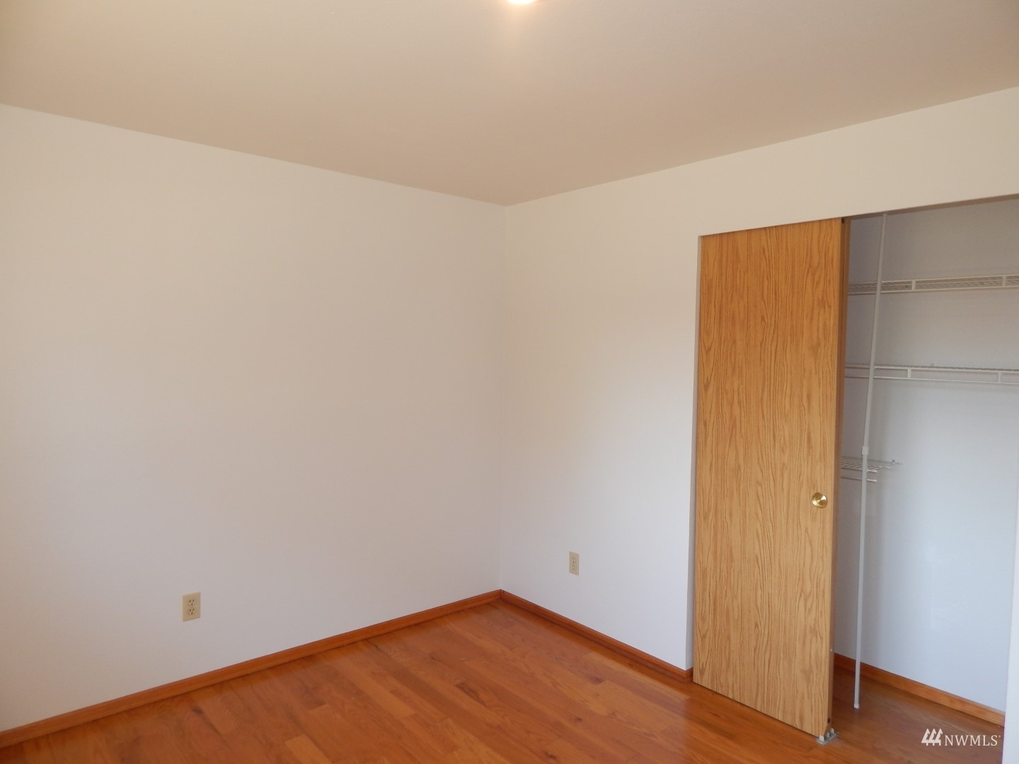 572 Monroe Avenue Northeast Renton, WA 98056 - Photo 18 of 25