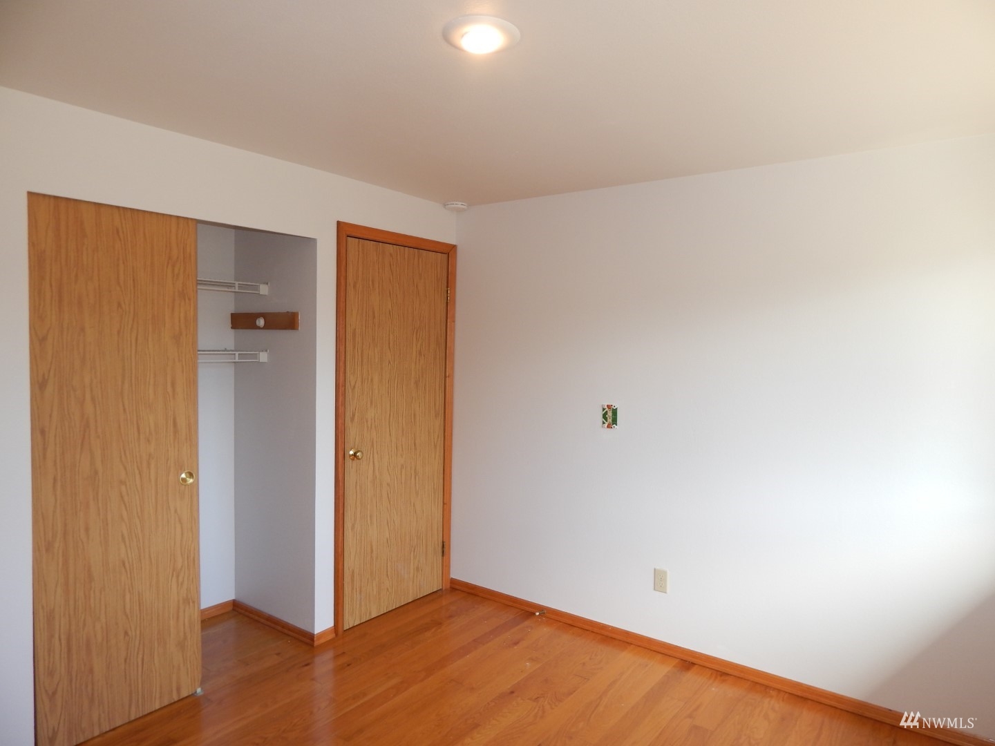 572 Monroe Avenue Northeast Renton, WA 98056 - Photo 19 of 25