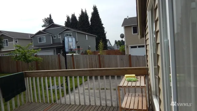 $2,850 | 572 Monroe Avenue Northeast, Renton, WA 98056