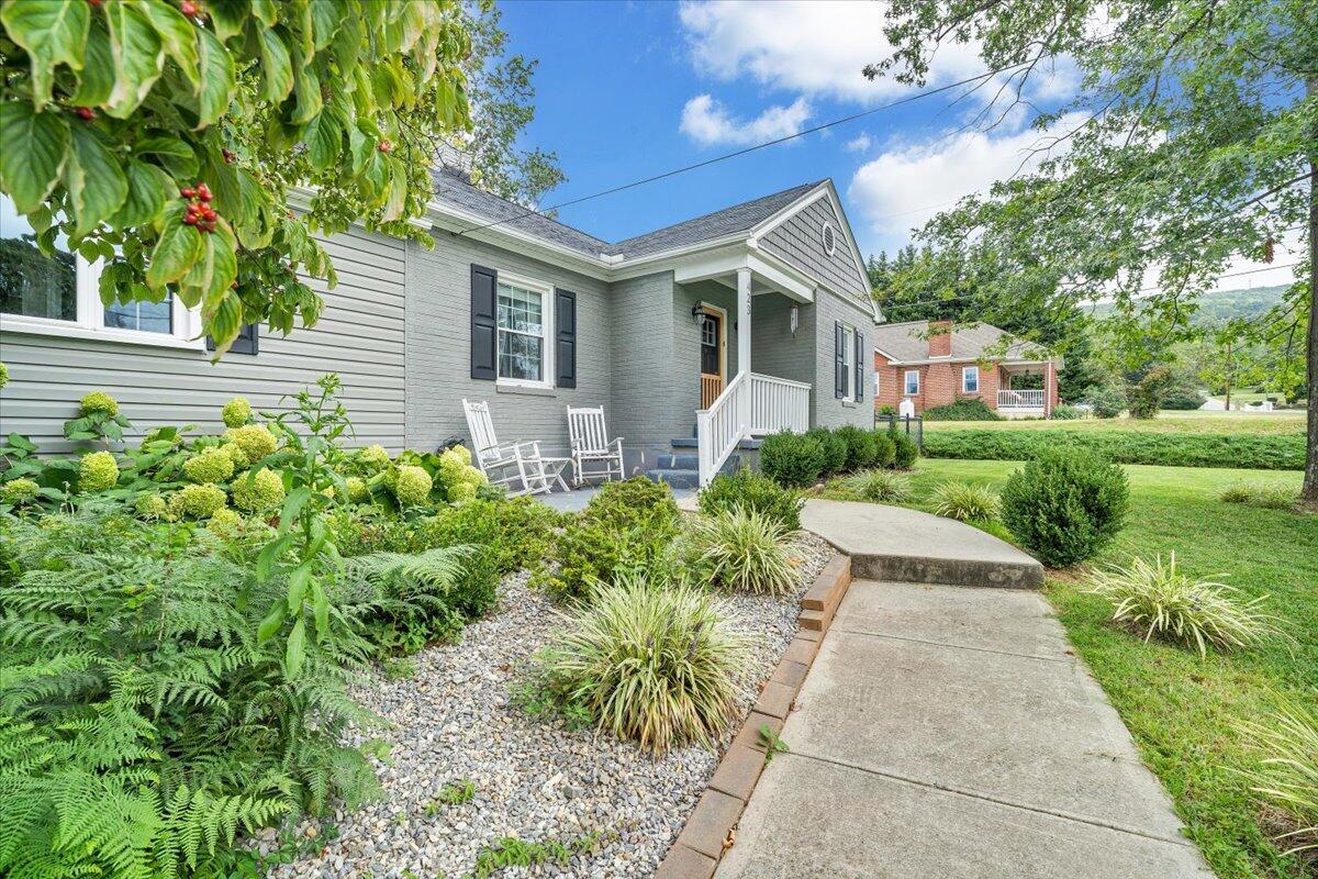 423 Turner Road Salem, VA 24153 - Photo 2 of 67 46-MIB08575