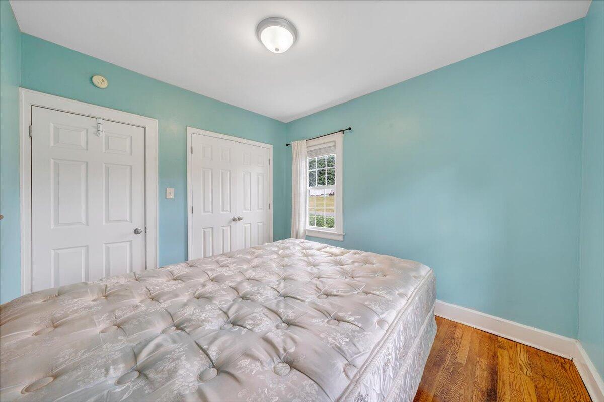 423 Turner Road Salem, VA 24153 - Photo 28 of 67 a view of a bedroom