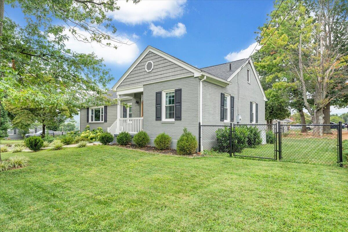423 Turner Road Salem, VA 24153 - Photo 53 of 67 a front view of house with yard and green space