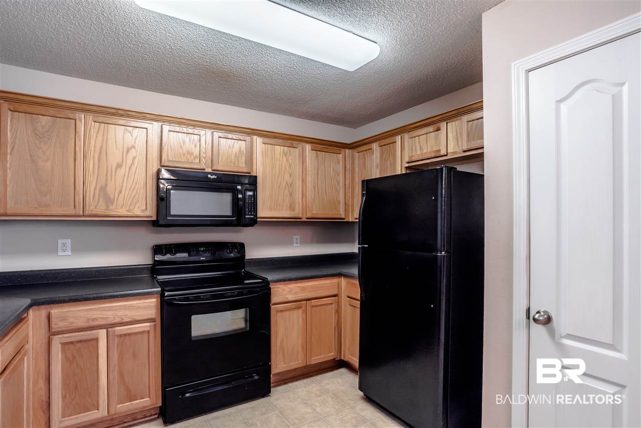 8895 Sage Drive Foley, AL 36535 - Photo 19 of 26 Kitchen
