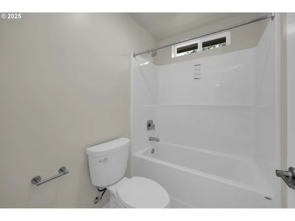 $599,000 | 2134 Willona Drive, Eugene, OR 97408