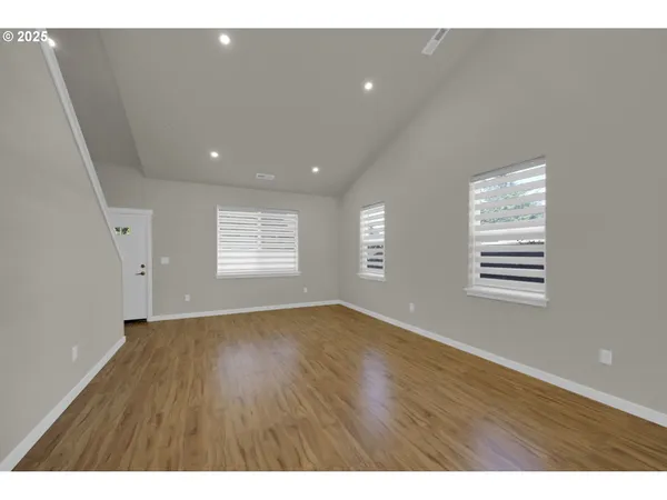 $599,000 | 2134 Willona Drive, Eugene, OR 97408