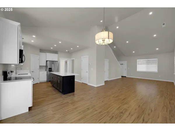 $599,000 | 2134 Willona Drive, Eugene, OR 97408