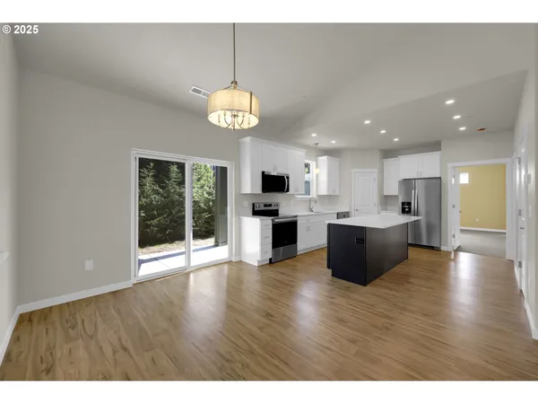 $599,000 | 2134 Willona Drive, Eugene, OR 97408