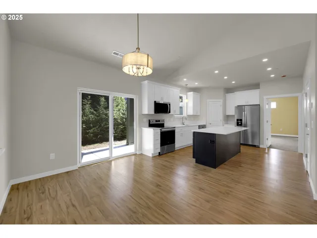 $599,000 | 2134 Willona Drive, Eugene, OR 97408