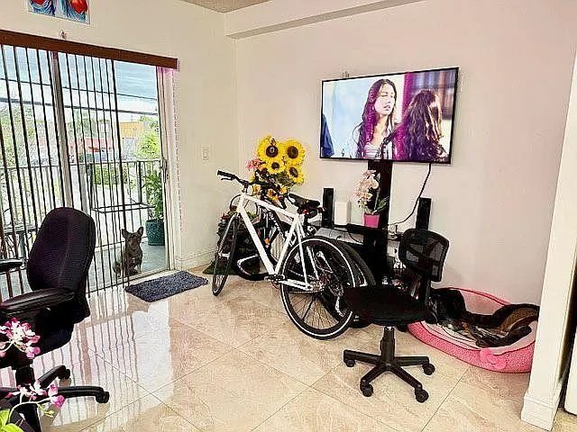 $275,000 | 2640 West 76th Street, Unit 205, Hialeah, FL 33016