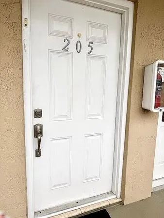 $275,000 | 2640 West 76th Street, Unit 205, Hialeah, FL 33016