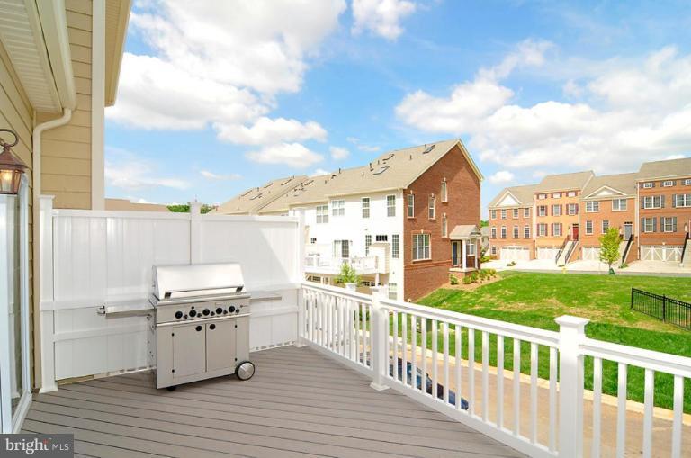 7629 Elmcrest Road Hanover, MD 21076 - Photo 14 of 14 Bethesda Deck