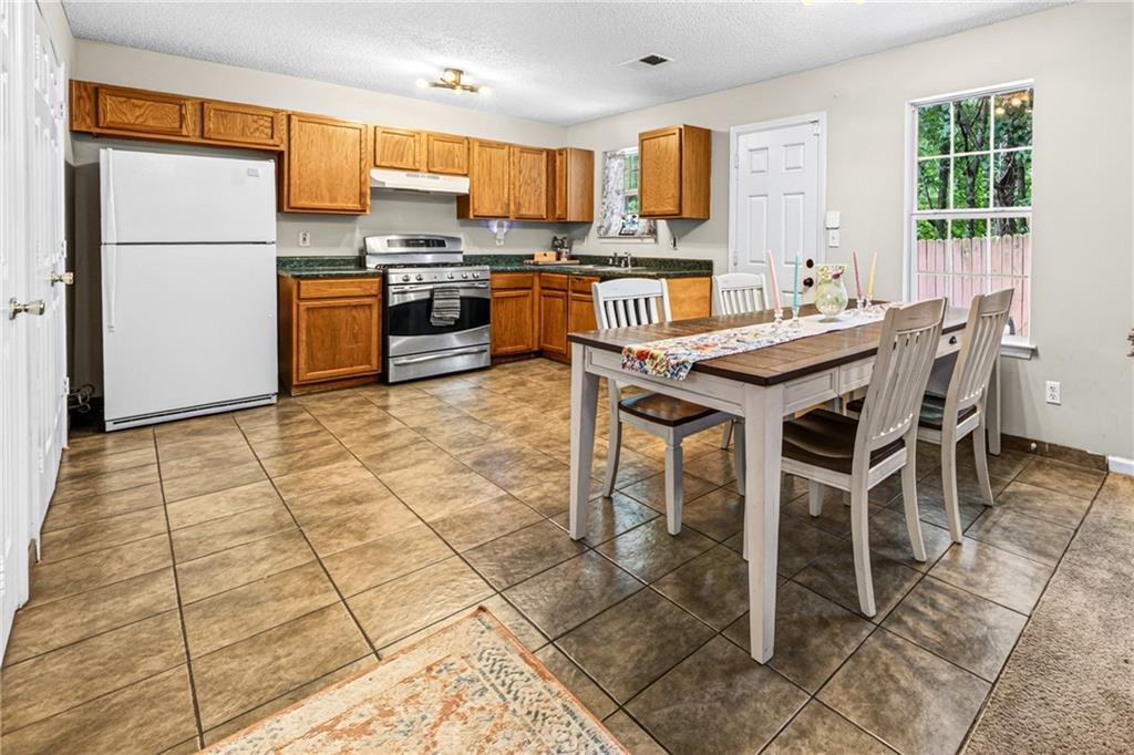 2343 Rambling Way Lithonia, GA 30058 - Photo 7 of 47
