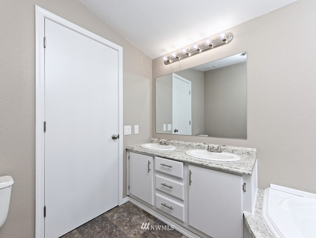 574 Southwest Wycoff Road Port Orchard, WA 98367 - Photo 11 of 25 Gallery Image 11